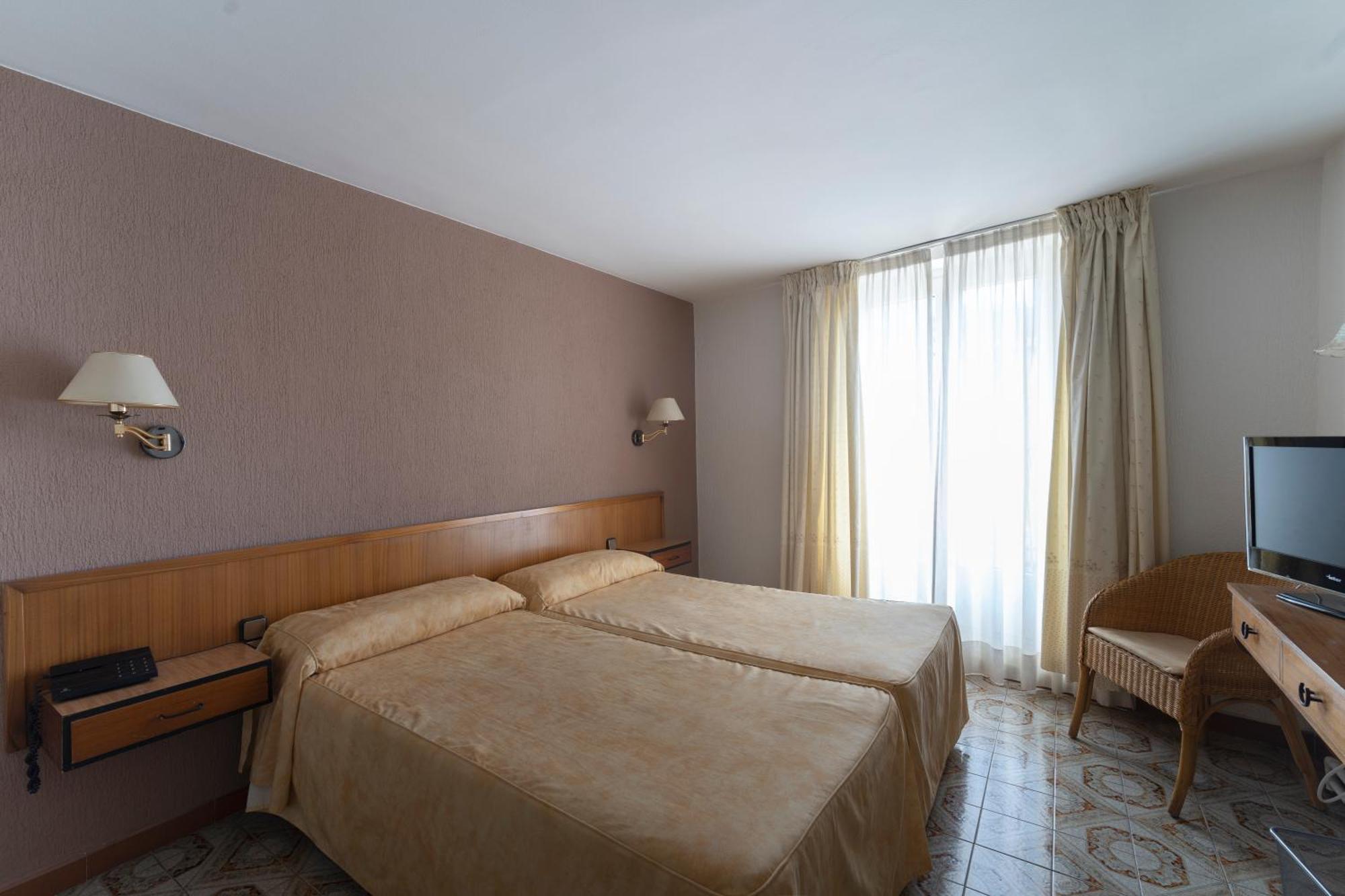 Hotel Tall De Conill Капельядес Экстерьер фото